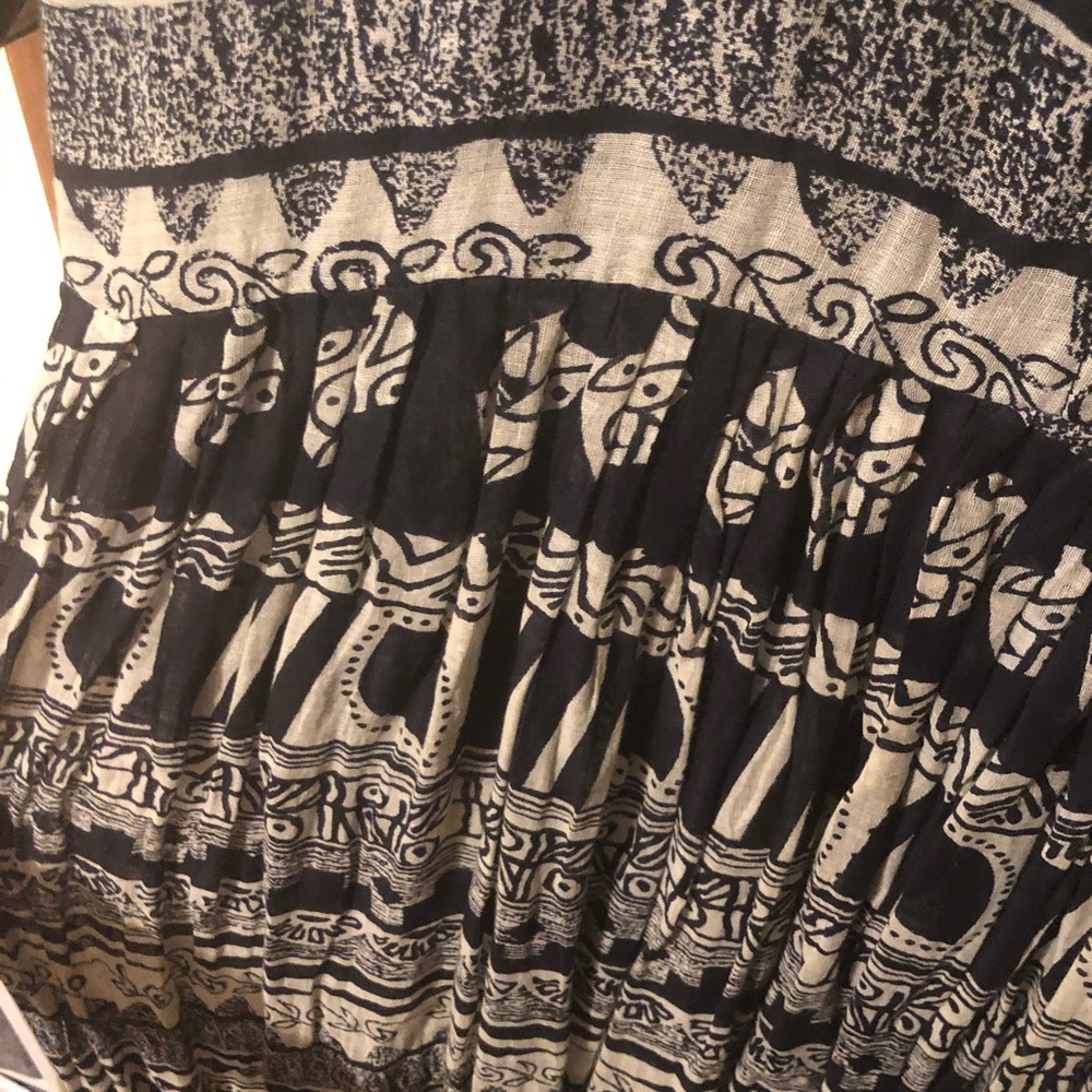 Patterned Dress - Picture 4 of 4
